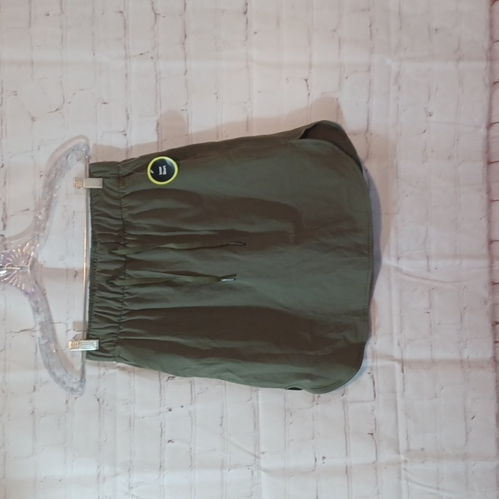 Womans Athletic XS  Green Polyester‎ Spandex Skort NWT